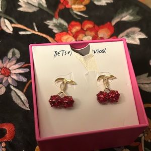New Cute 🍒 Cherry Earrings